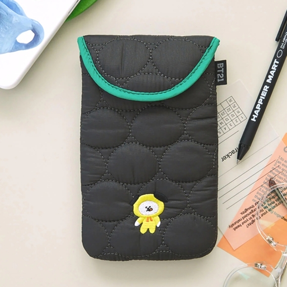 BT21 Chimmy Winter Padded Multi Pouch - Picture 1 of 4